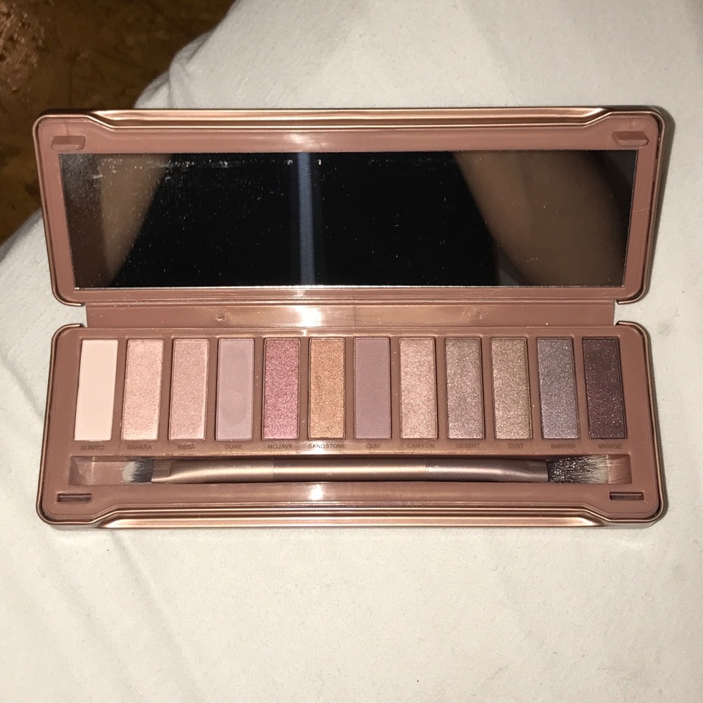 Pure Cosmetics Buff Collection Eyeshadow Palette.